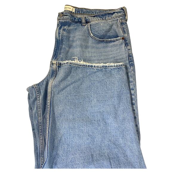 Abercrombie & Fitch Mid Rise Slouchy Plus Size Jeans Size 34/18 Denim - Picture 6 of 7